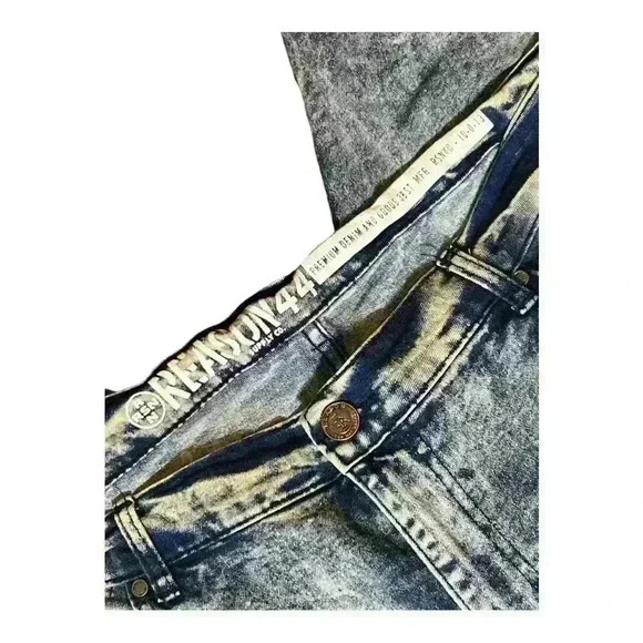 Reason Brand Light Wash Distressed Jeans - Picture 6 of 7